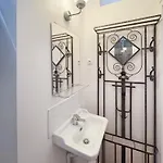 Chic Neighborhood Charming Courtyard 7th Appartamento *