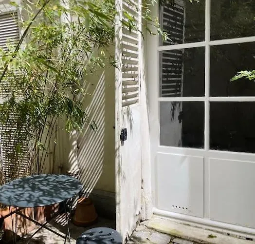 Daire Chic Neighborhood Charming Courtyard 7th