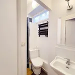 Chic Neighborhood Charming Courtyard 7th Apartamento París