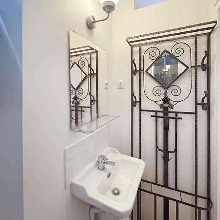 Chic Neighborhood Charming Courtyard 7th Lejlighed *