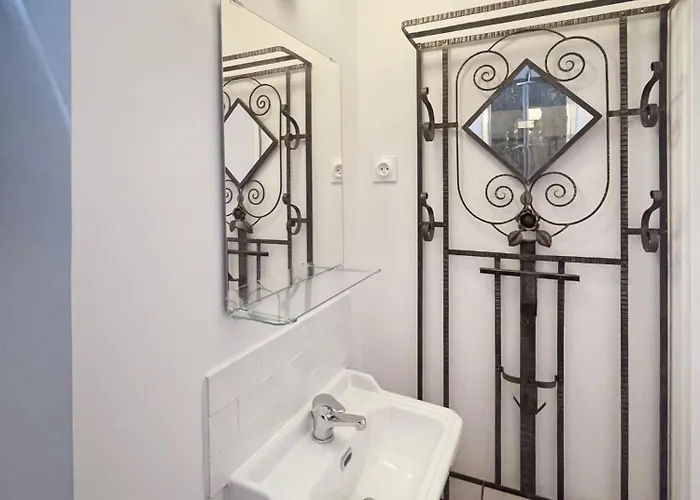 Chic Neighborhood Charming Courtyard 7th Appartamento *