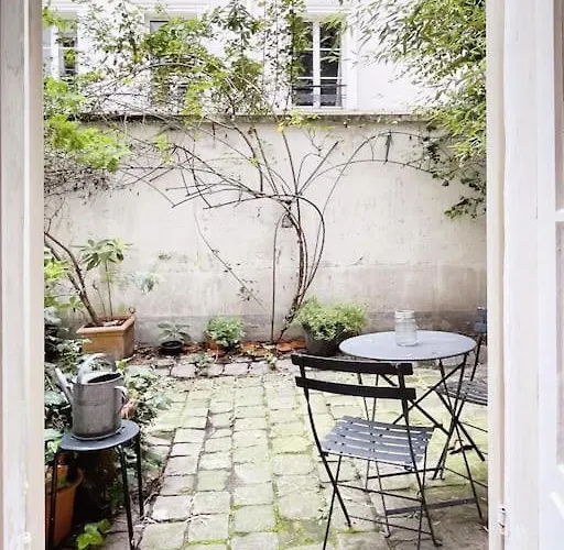 Chic Neighborhood Charming Courtyard 7th アパート *